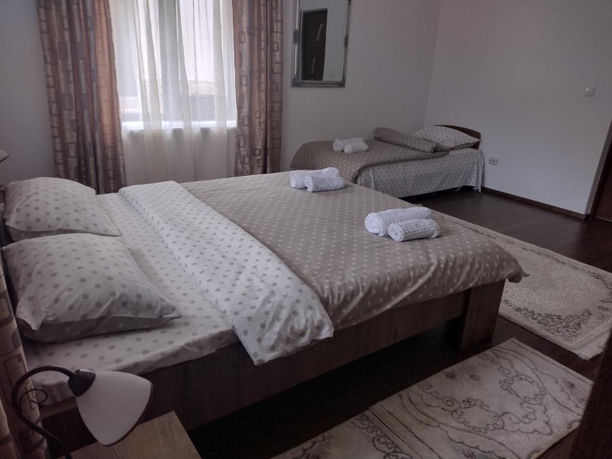 Ferienwohnung Casa Radu Novaci-Străini Exterior foto